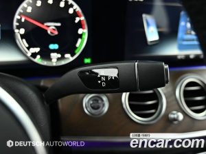 Mercedes-Benz E-Class E300e 4MATIC Exclusive 2020 года из Южной Кореи