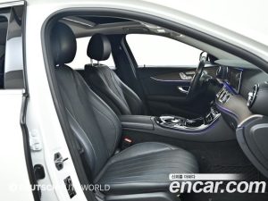 Mercedes-Benz E-Class E300e 4MATIC Exclusive 2020 года из Южной Кореи
