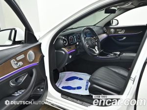 Mercedes-Benz E-Class E300e 4MATIC Exclusive 2020 года из Южной Кореи