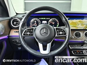 Mercedes-Benz E-Class E300e 4MATIC Exclusive 2020 года из Южной Кореи