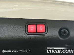 Mercedes-Benz E-Class E300e 4MATIC Exclusive 2020 года из Южной Кореи