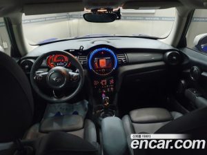 Mini Cooper DEFAULT 2020 года из Южной Кореи
