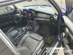 Mini Cooper DEFAULT 2020 года из Южной Кореи