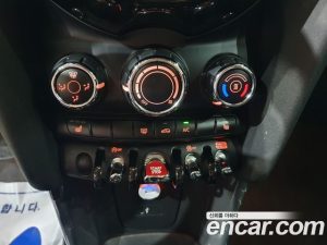 Mini Cooper DEFAULT 2020 года из Южной Кореи