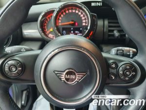 Mini Cooper DEFAULT 2020 года из Южной Кореи
