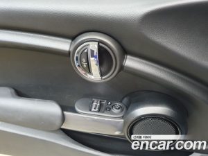 Mini Cooper DEFAULT 2020 года из Южной Кореи