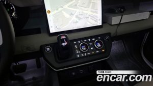 Land Rover Defender 110 D250 SE 2023 года из Южной Кореи