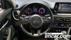 Kia Seltos Дизель 1.6 2WD 2020 года из Южной Кореи