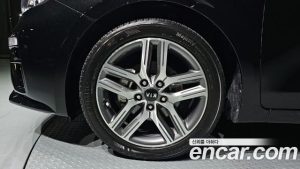 Kia K3 2020 года из Южной Кореи