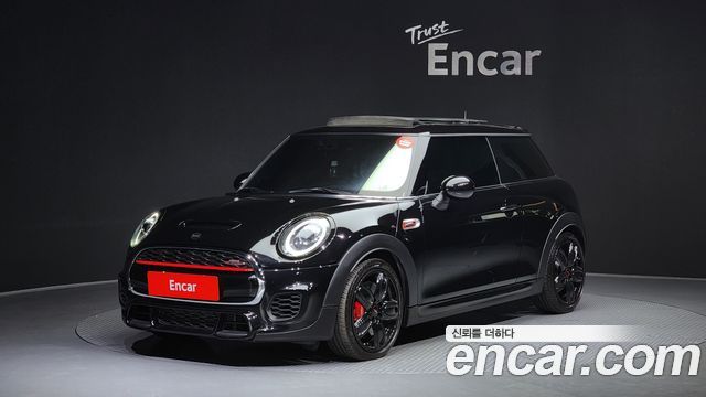 Mini Cooper JCW 2019 года из Кореи
