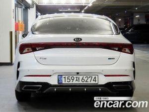Kia K5 2021 года из Южной Кореи