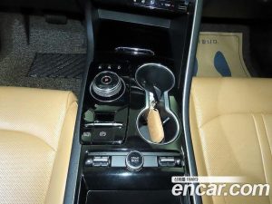 Kia K5 2021 года из Южной Кореи