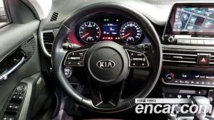 Kia Seltos Бензин 1.6 Turbo 2WD 2020 года из Южной Кореи
