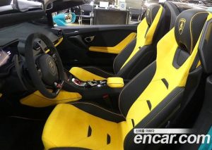 Lamborghini Huracan EVO 5.2 SPYDER 2023 года из Южной Кореи