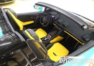 Lamborghini Huracan EVO 5.2 SPYDER 2023 года из Южной Кореи