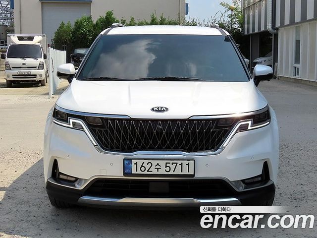 Kia Carnival 9-Seater Signature 2021 года из Кореи