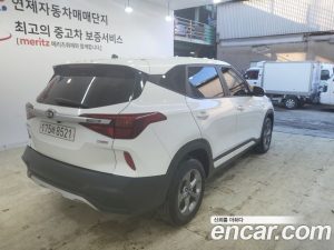Kia Seltos Бензин 1.6 Turbo 2WD 2022 года из Южной Кореи
