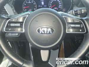 Kia Seltos Бензин 1.6 Turbo 2WD 2022 года из Южной Кореи