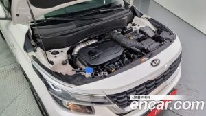 Kia Seltos Бензин 1.6 Turbo 2WD 2022 года из Южной Кореи