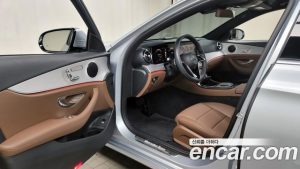 Mercedes-Benz E-Class E250 Avantgarde 2021 года из Южной Кореи