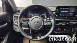 Kia Seltos Бензин 1.6 Turbo 2WD 2020 года из Южной Кореи