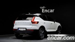 Volvo XC40 B4 R-디자인 2021 года из Южной Кореи