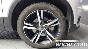 Volvo XC40 B4 R-디자인 2021 года из Южной Кореи
