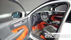 Volvo XC40 B4 R-디자인 2021 года из Южной Кореи