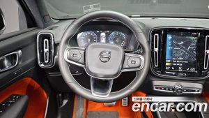 Volvo XC40 B4 R-디자인 2021 года из Южной Кореи