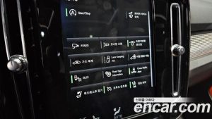 Volvo XC40 B4 R-디자인 2021 года из Южной Кореи