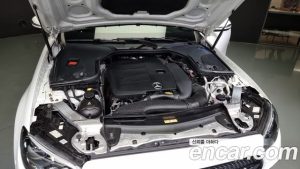 Mercedes-Benz E-Class E350 4MATIC AMG Line 2021 года из Южной Кореи