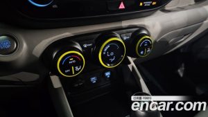 Hyundai Venue 1.6 Flux 2020 года из Южной Кореи