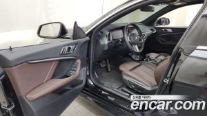 BMW 2-Series 218d M Sport 2021 года из Южной Кореи
