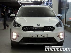 Kia Niro 1.6 HEV 2020 года из Южной Кореи