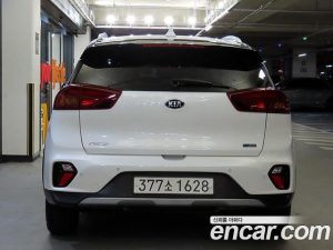 Kia Niro 1.6 HEV 2020 года из Южной Кореи