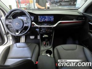 Kia Niro 1.6 HEV 2020 года из Южной Кореи