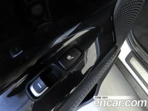 Kia Niro 1.6 HEV 2020 года из Южной Кореи