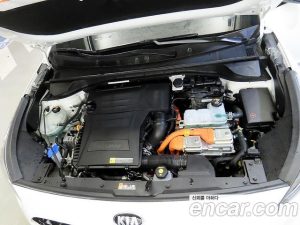Kia Niro 1.6 HEV 2020 года из Южной Кореи