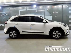Kia Niro 1.6 HEV 2020 года из Южной Кореи
