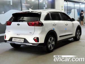 Kia Niro 1.6 HEV 2020 года из Южной Кореи