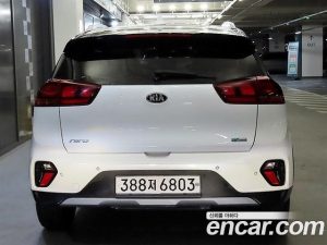 Kia Niro 1.6 HEV 2020 года из Южной Кореи