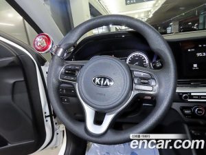 Kia Niro 1.6 HEV 2020 года из Южной Кореи