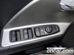 Kia Niro 1.6 HEV 2020 года из Южной Кореи