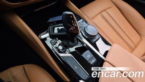 BMW 5-Series 520i Luxury 2020 года из Южной Кореи