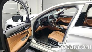 BMW 5-Series 520i Luxury 2020 года из Южной Кореи