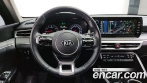 Kia K5 2.0 2021 года из Южной Кореи