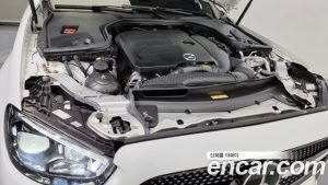 Mercedes-Benz E-Class E350 4MATIC AMG Line 2021 года из Южной Кореи
