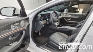 Mercedes-Benz E-Class E350 4MATIC AMG Line 2021 года из Южной Кореи