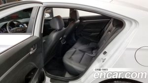 Hyundai AVANTE 1.6 2020 года из Южной Кореи
