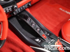 Ferrari 812 6.5 V12 2021 года из Южной Кореи